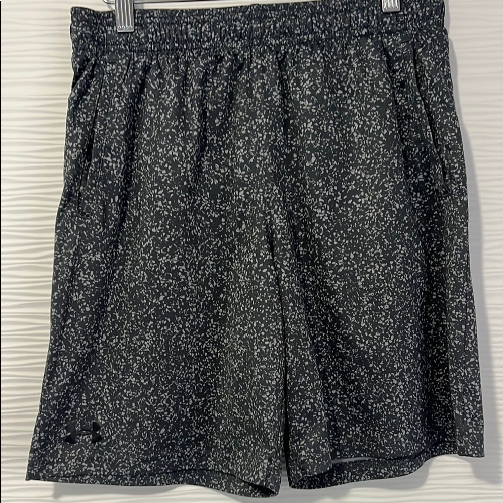 boys youth XL loose basketball shorts Under Armour Black Gray Athletic Shorts